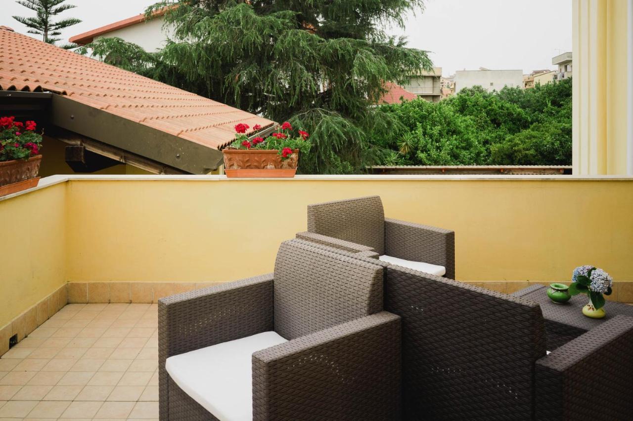 Il Giardino degli Allori Campo Calabro Esterno foto